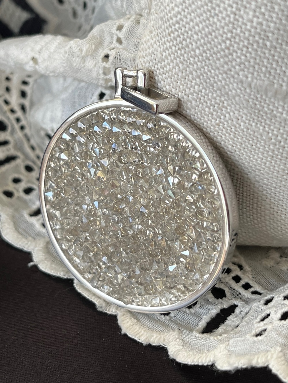 Touchstone Crystal 🎸Rock and Roll Pendant 🖤🤍